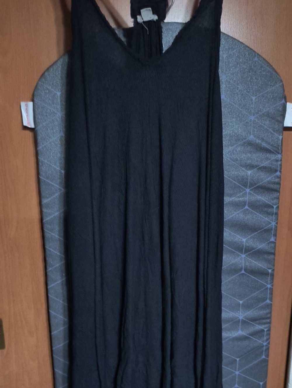 Ecco Black Sleeveless V-Neck Midi Dress